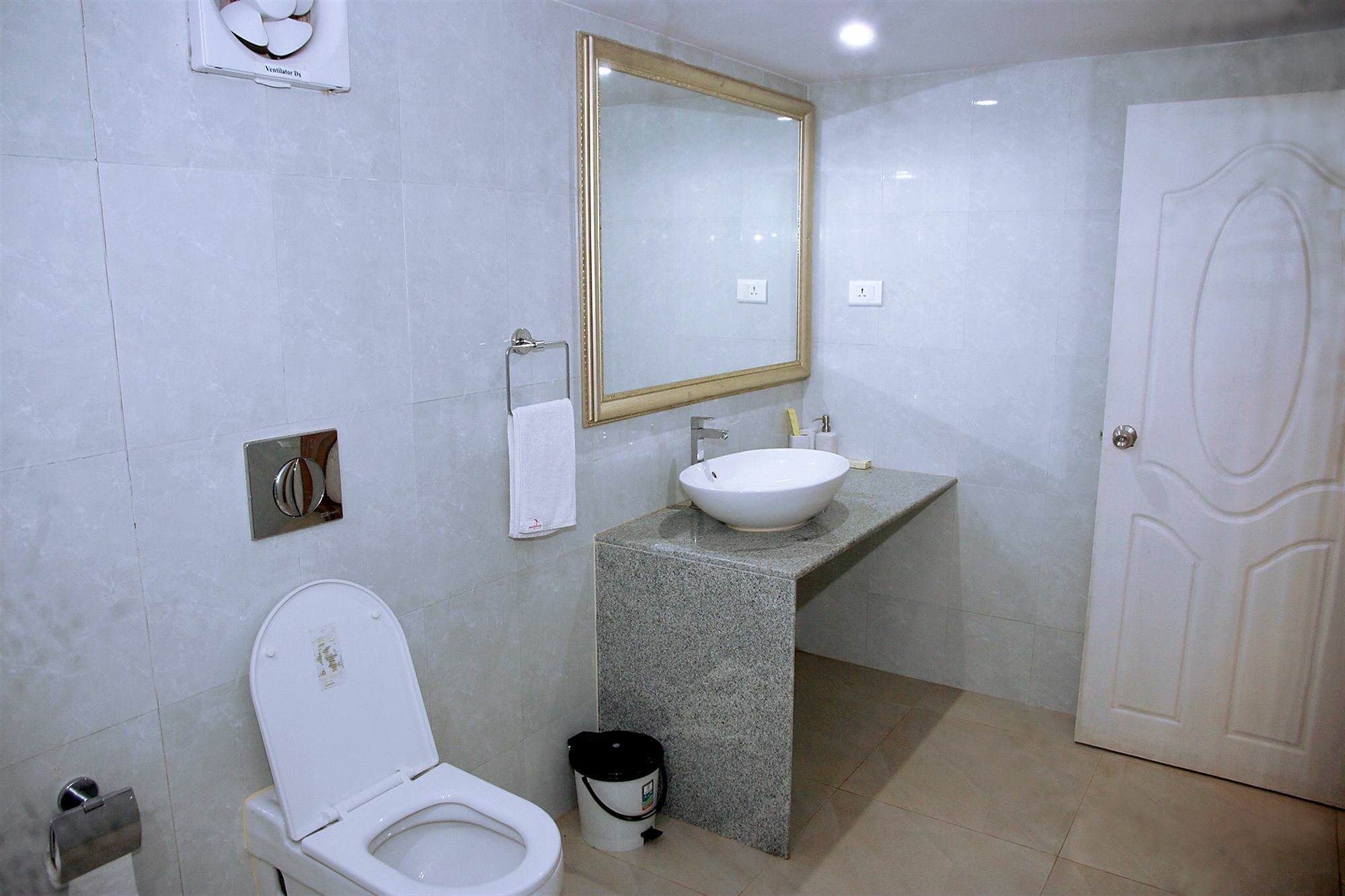 Morjim Holiday Beach Resort Exterior foto